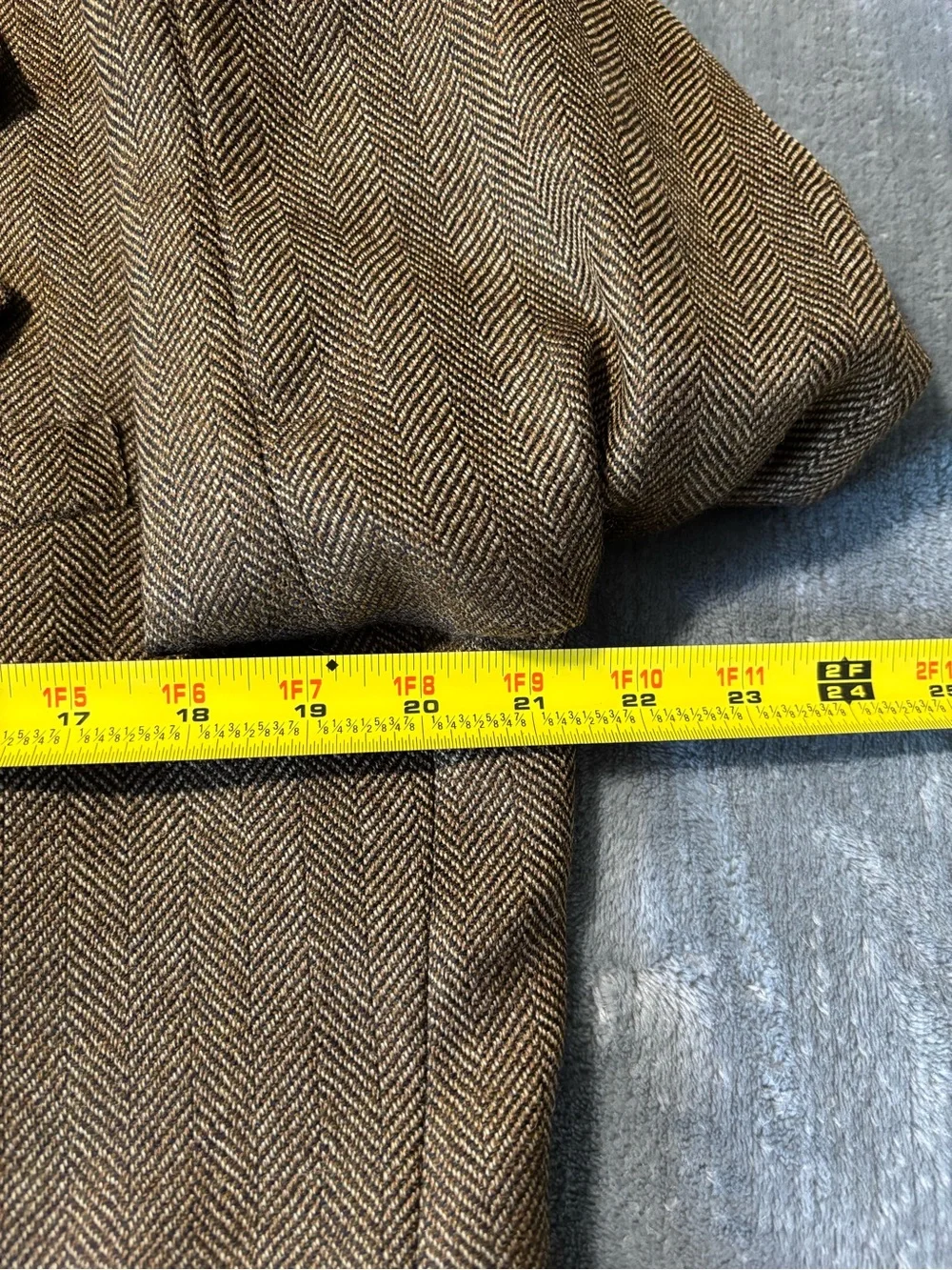 Oscar de la Renta Brown Herringbone Sport Coat